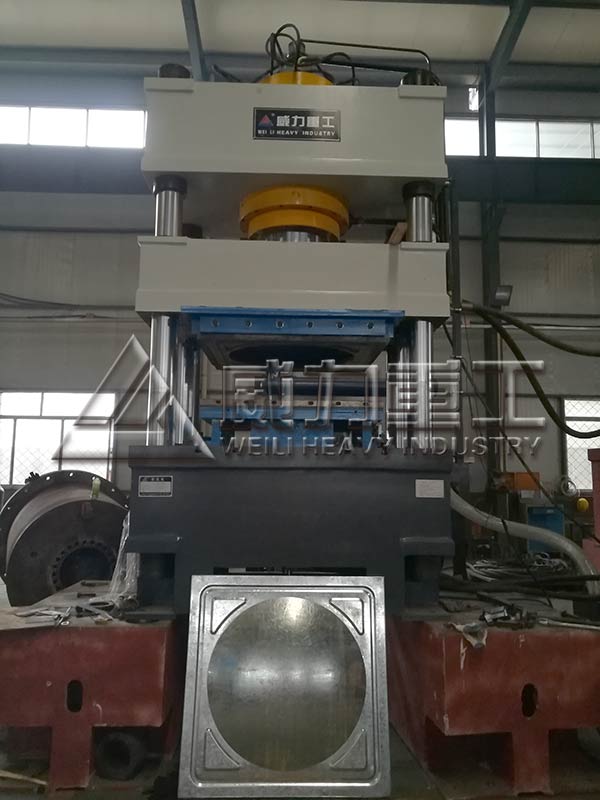 400噸不銹鋼水箱板拉伸成型液壓機(jī)