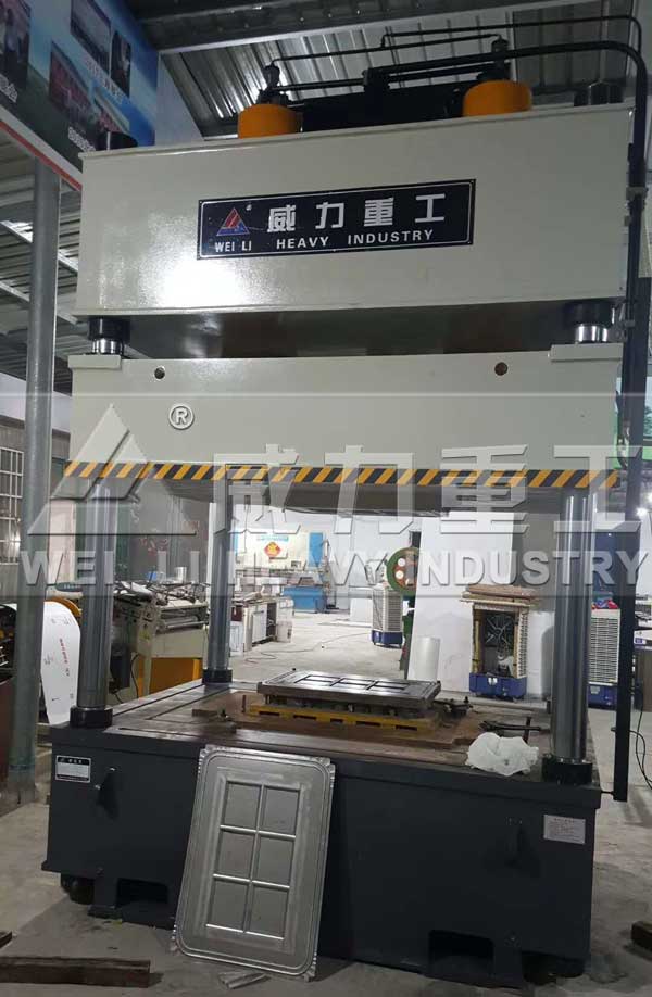 400噸四柱快速液壓機