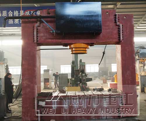 500噸龍門液壓機(jī)